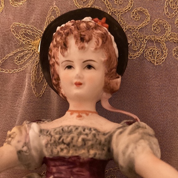 Lefton China Vintage Hand Painted Bisque Porcelain Young Lady Figurine - Picture 3 of 9